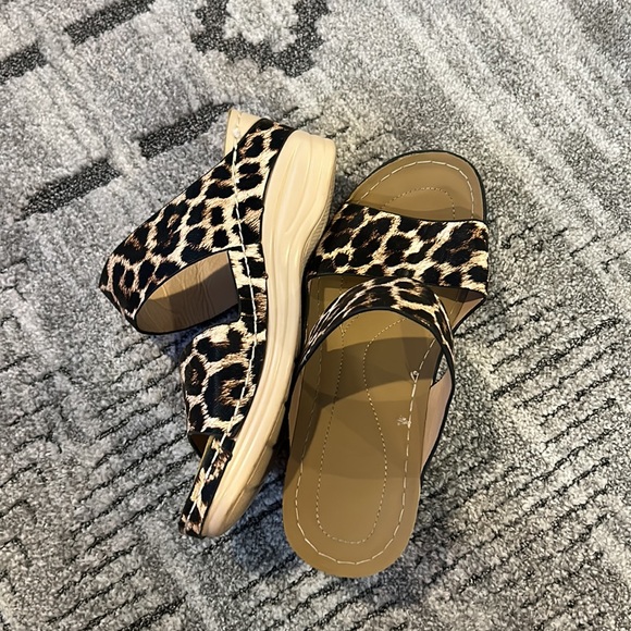 Croc like shoe - Picture 3 of 3